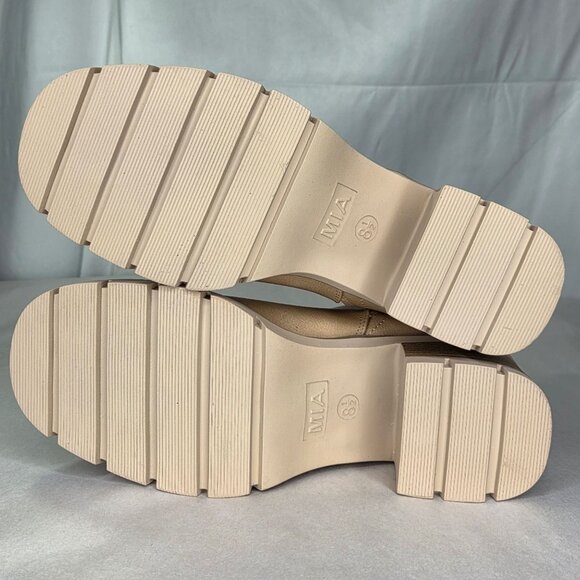 NWT MIA Women's Panola Stacked Heel Lug Sole Chelsea Booties In Neutral - Picture 5 of 7